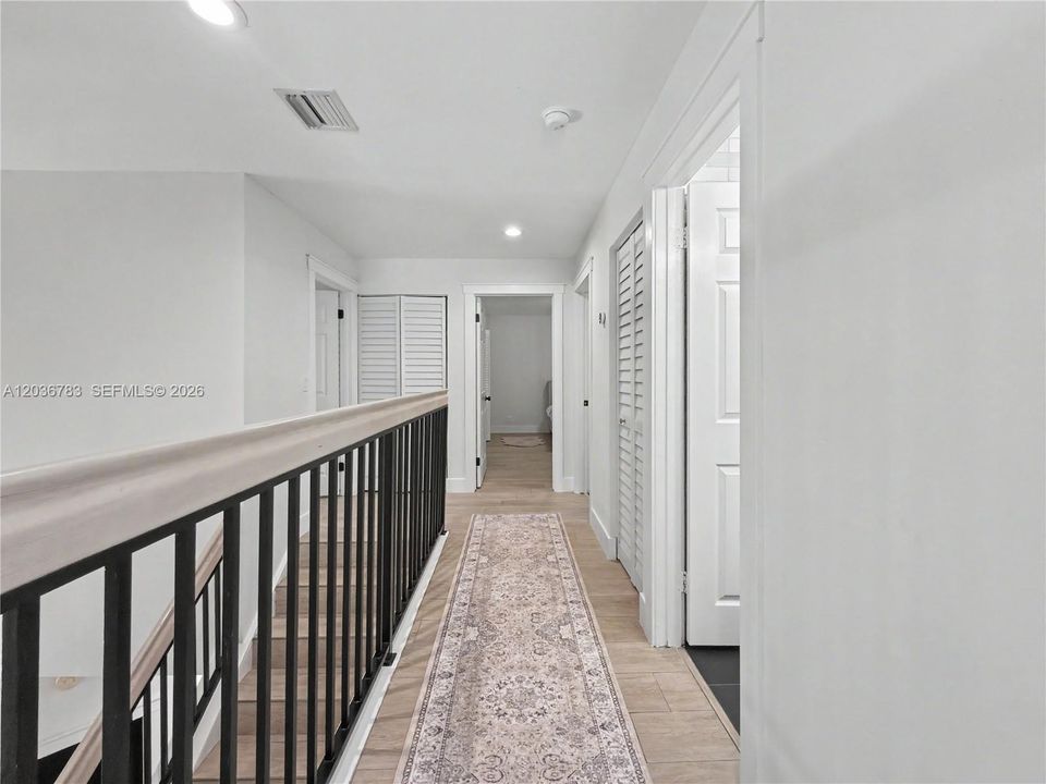 En Venta: $749,000 (4 camas, 2 baños, 2552 Pies cuadrados)