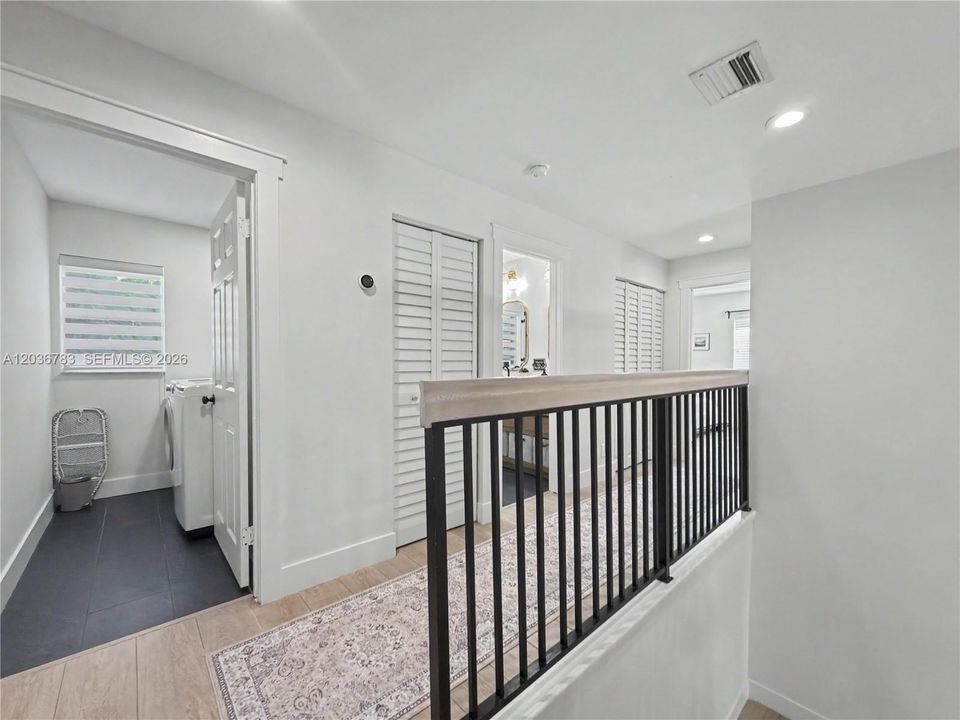 En Venta: $749,000 (4 camas, 2 baños, 2552 Pies cuadrados)