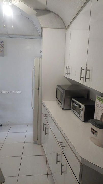 For Sale: $157,000 (2 beds, 2 baths, 1160 Square Feet)