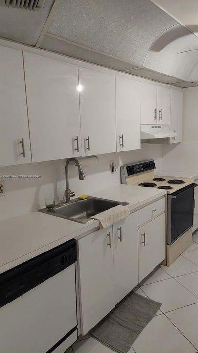 For Sale: $157,000 (2 beds, 2 baths, 1160 Square Feet)