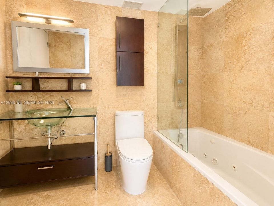 For Rent: $3,500 (2 beds, 2 baths, 1030 Square Feet)
