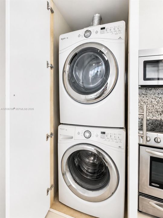For Rent: $3,500 (2 beds, 2 baths, 1030 Square Feet)