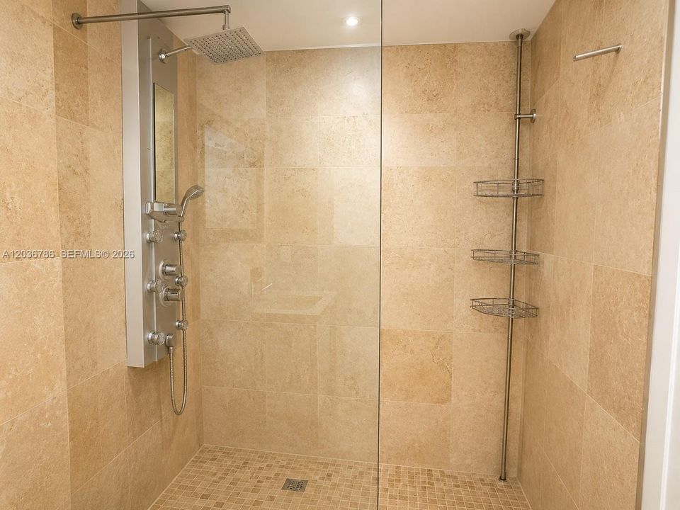 For Rent: $3,500 (2 beds, 2 baths, 1030 Square Feet)