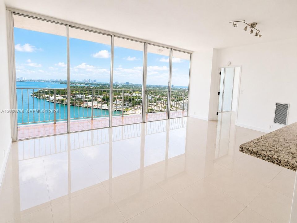 For Rent: $3,500 (2 beds, 2 baths, 1030 Square Feet)