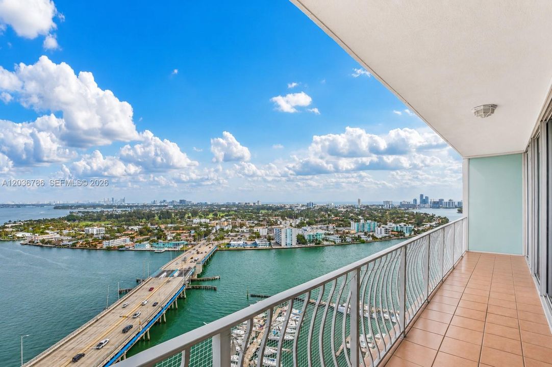 For Rent: $3,500 (2 beds, 2 baths, 1030 Square Feet)