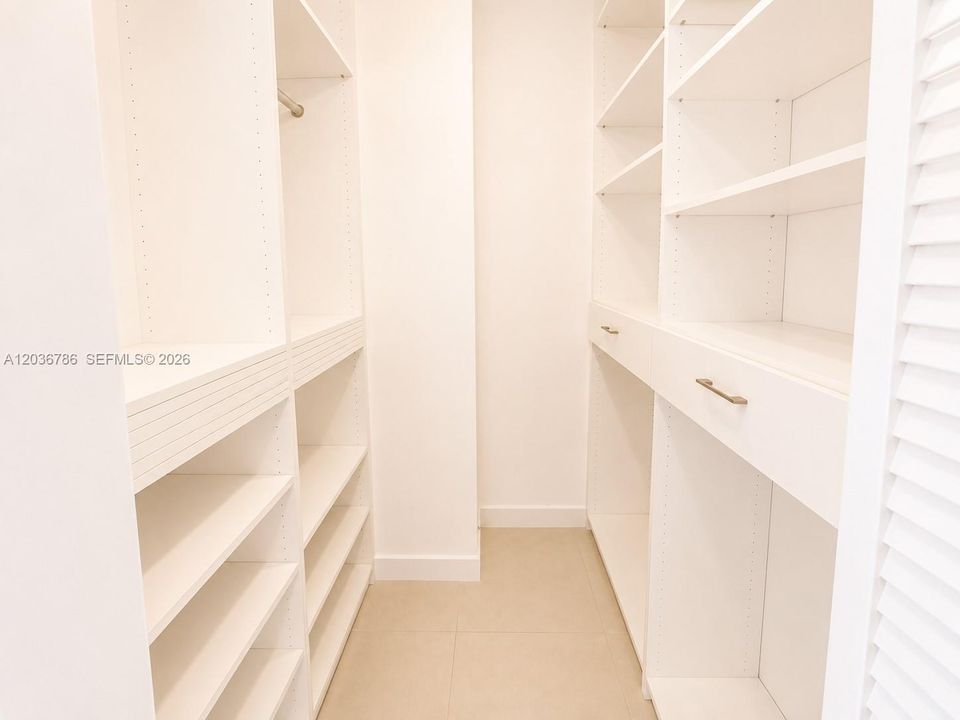 For Rent: $3,500 (2 beds, 2 baths, 1030 Square Feet)