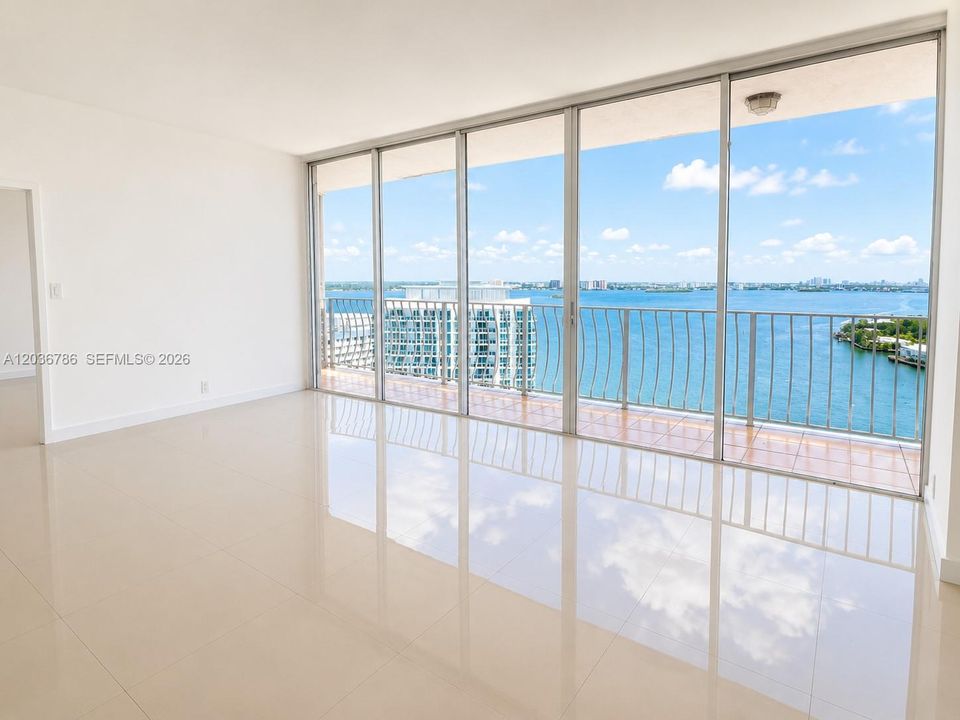 For Rent: $3,500 (2 beds, 2 baths, 1030 Square Feet)