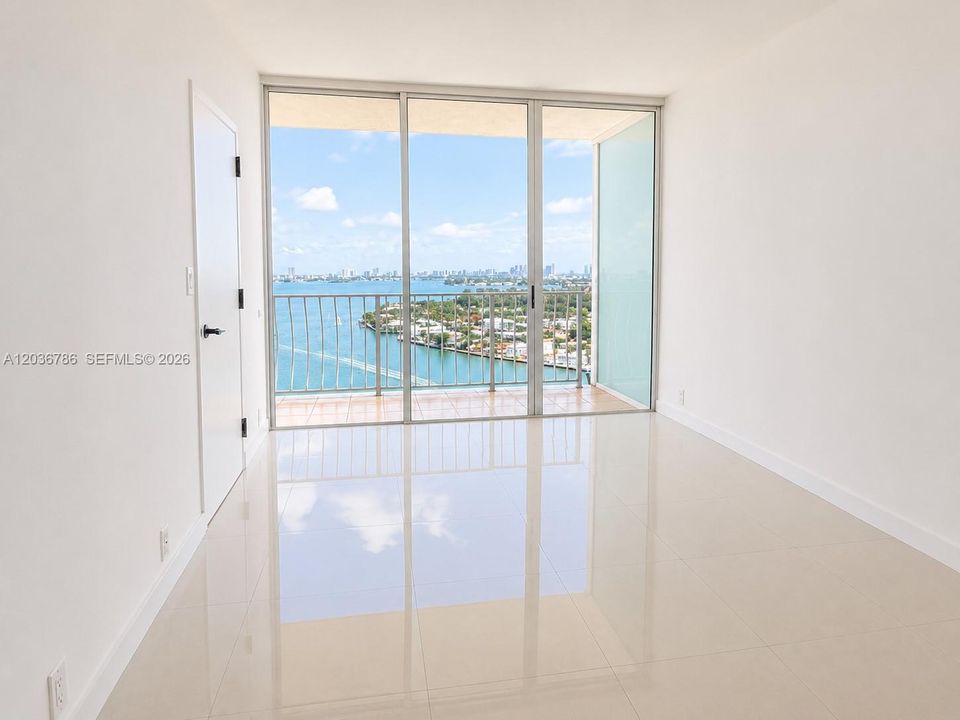 For Rent: $3,500 (2 beds, 2 baths, 1030 Square Feet)