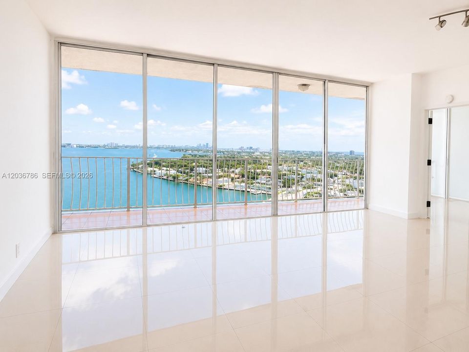 For Rent: $3,500 (2 beds, 2 baths, 1030 Square Feet)