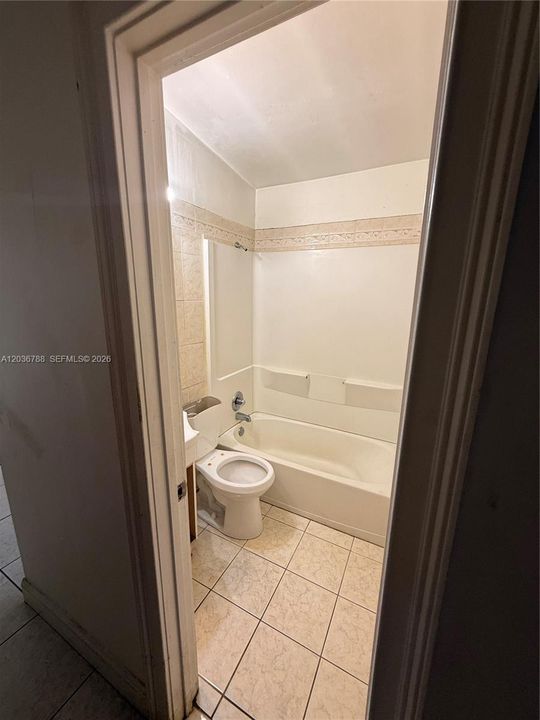For Sale: $470,000 (3 beds, 1 baths, 1650 Square Feet)