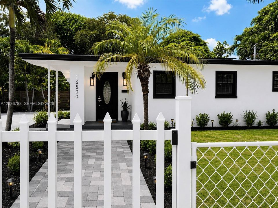 For Sale: $470,000 (3 beds, 1 baths, 1650 Square Feet)