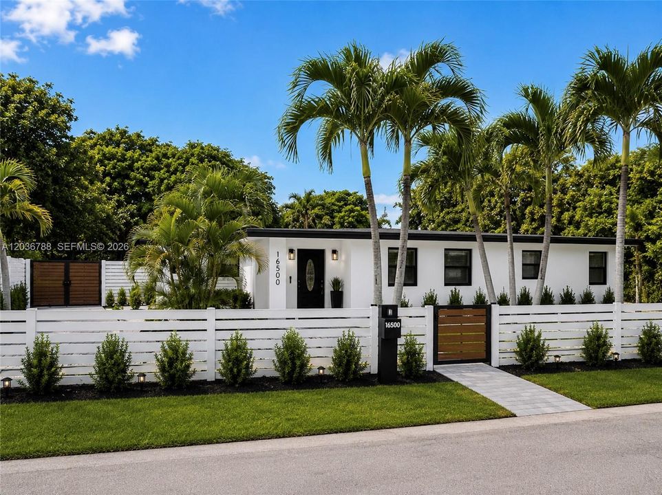 For Sale: $470,000 (3 beds, 1 baths, 1650 Square Feet)