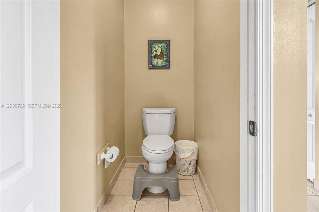 For Sale: $770,000 (5 beds, 3 baths, 2441 Square Feet)