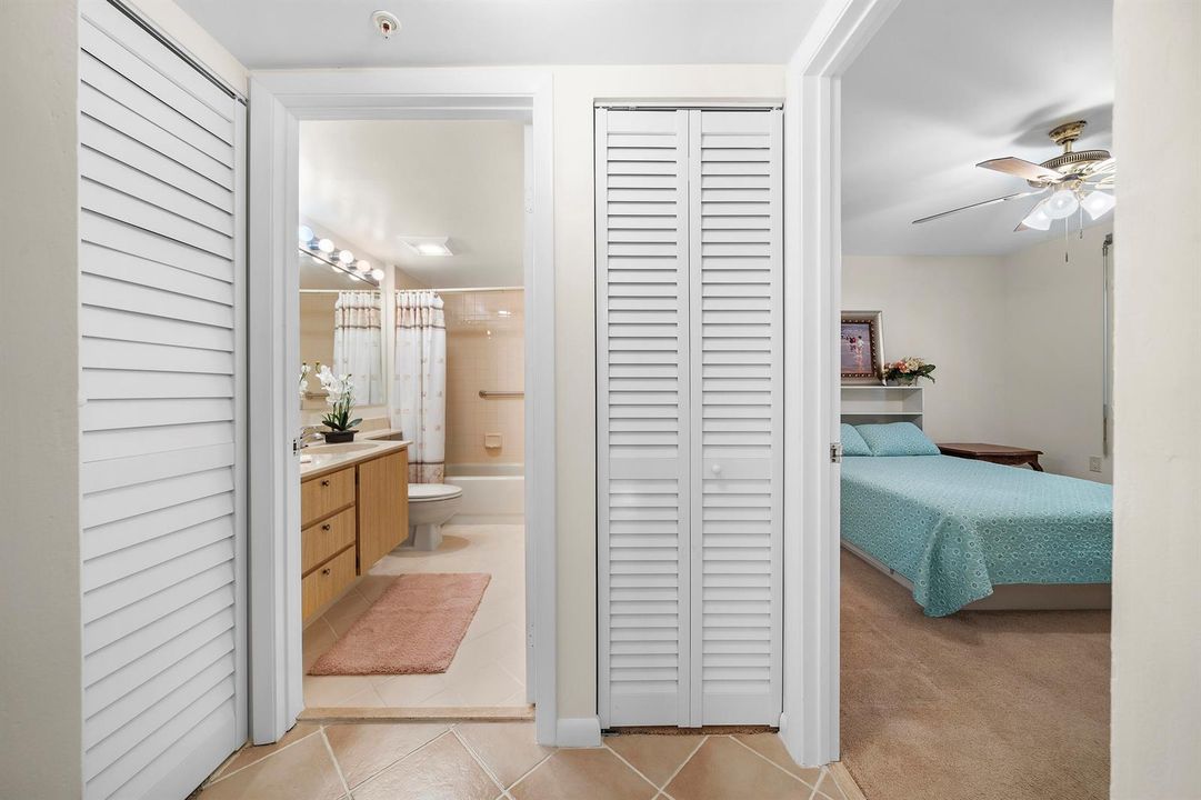 Guest Room / Bath