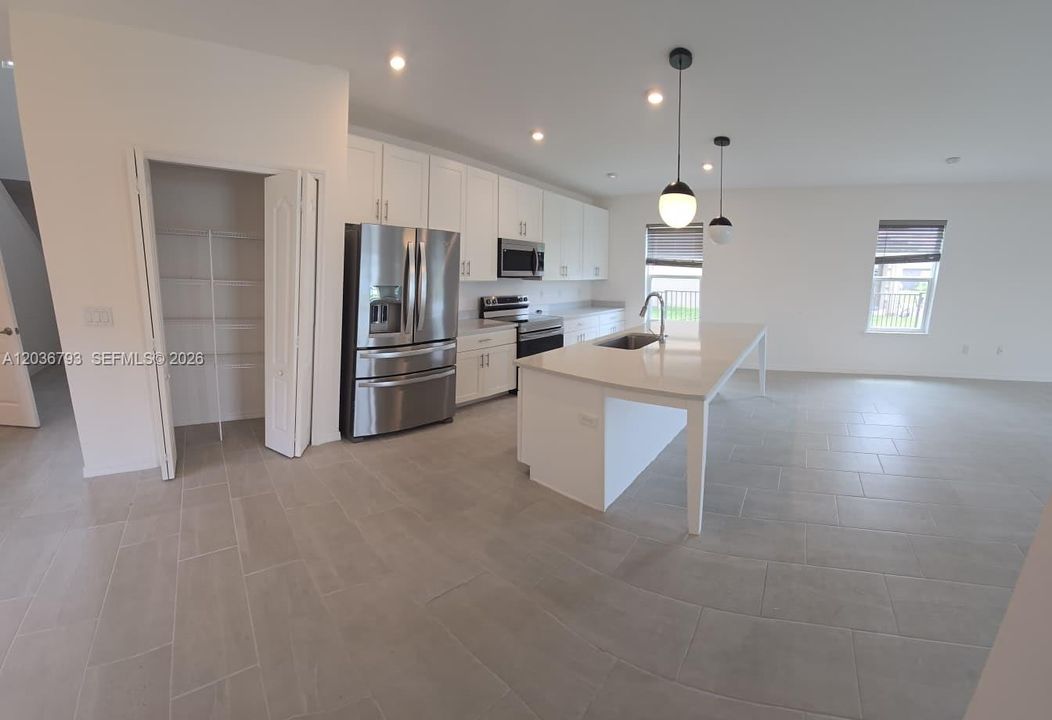 For Rent: $3,650 (5 beds, 3 baths, 2896 Square Feet)