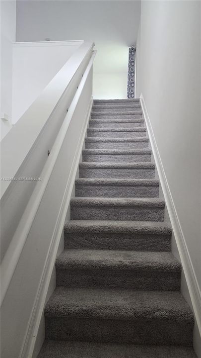 For Rent: $3,650 (5 beds, 3 baths, 2896 Square Feet)