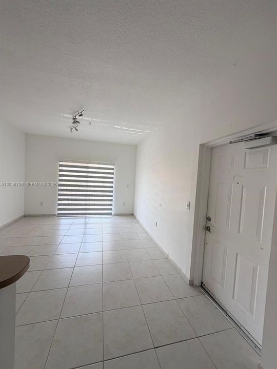 For Rent: $2,650 (3 beds, 2 baths, 1109 Square Feet)