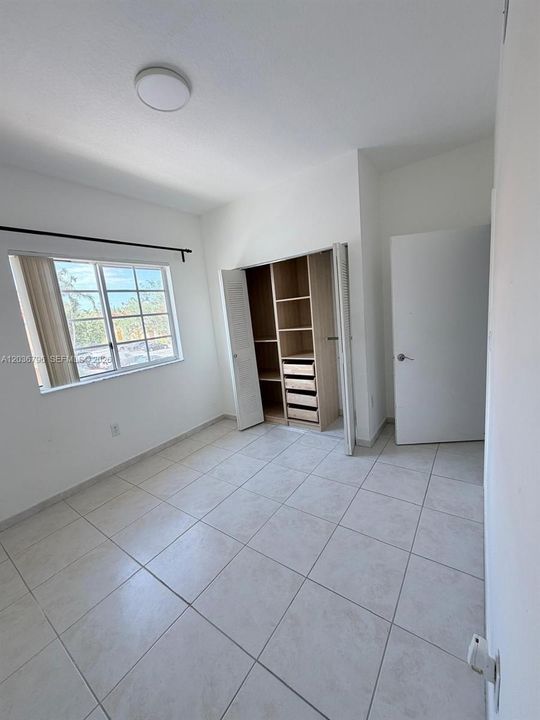 For Rent: $2,650 (3 beds, 2 baths, 1109 Square Feet)