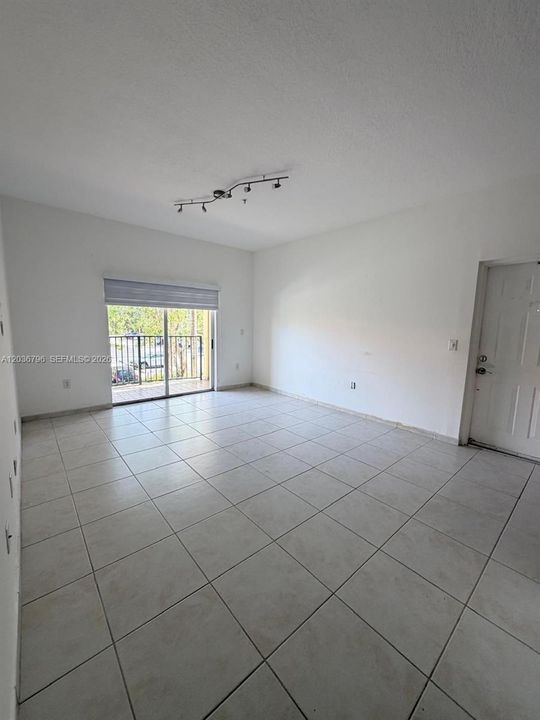 For Rent: $2,650 (3 beds, 2 baths, 1109 Square Feet)