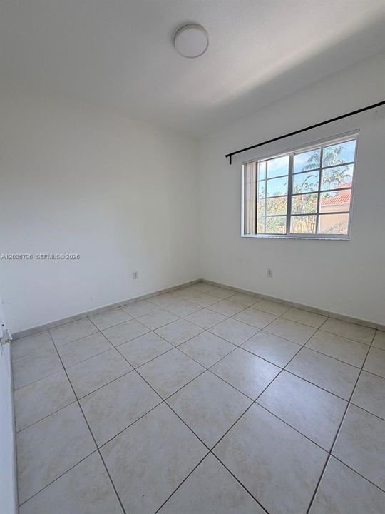 For Rent: $2,650 (3 beds, 2 baths, 1109 Square Feet)