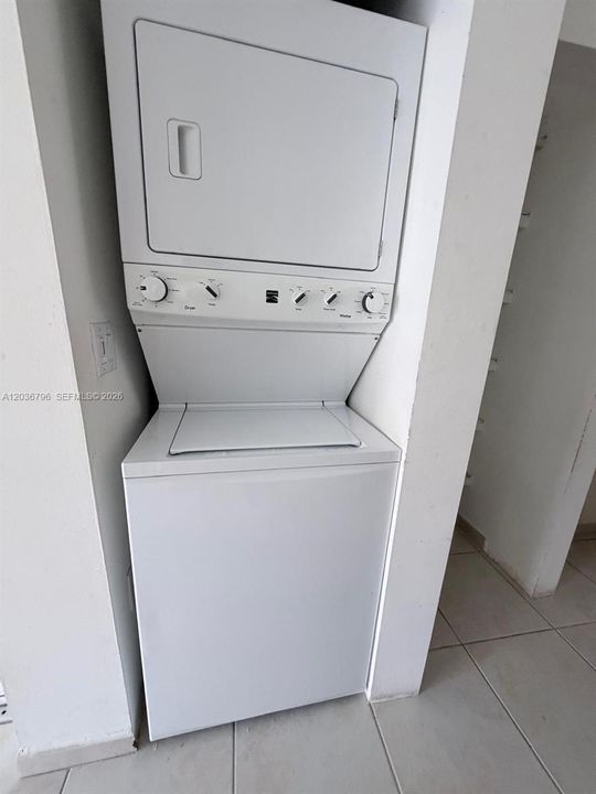 For Rent: $2,650 (3 beds, 2 baths, 1109 Square Feet)