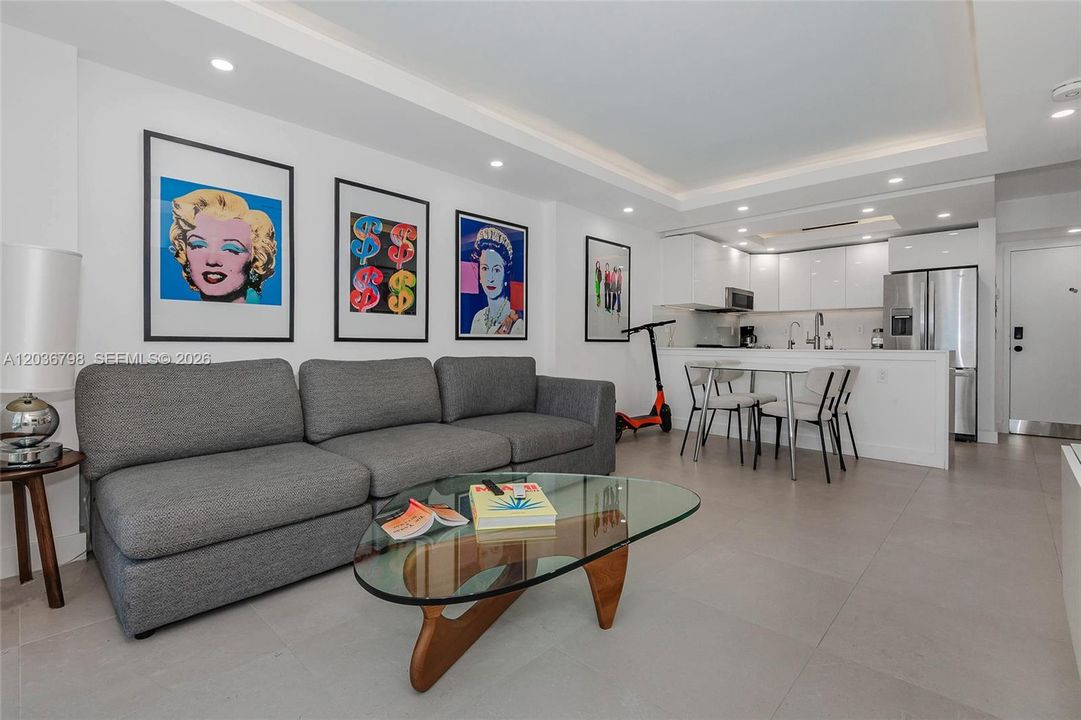 For Sale: $755,000 (1 beds, 1 baths, 659 Square Feet)