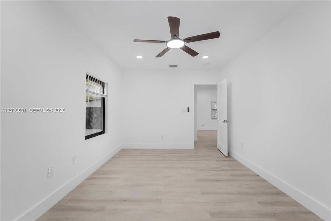 For Rent: $3,500 (3 beds, 2 baths, 831 Square Feet)