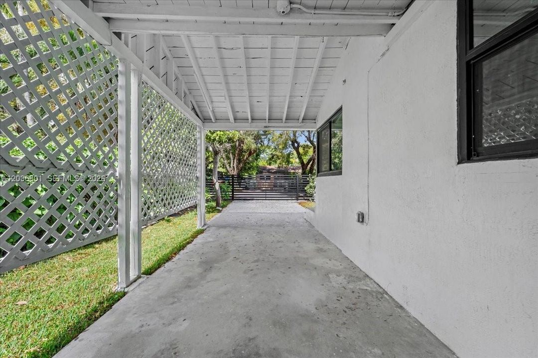 For Rent: $3,500 (3 beds, 2 baths, 831 Square Feet)