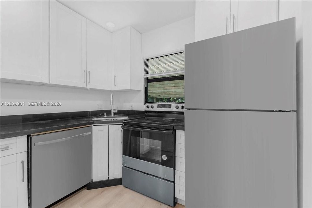 For Rent: $3,500 (3 beds, 2 baths, 831 Square Feet)