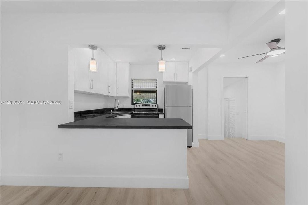 For Rent: $3,500 (3 beds, 2 baths, 831 Square Feet)