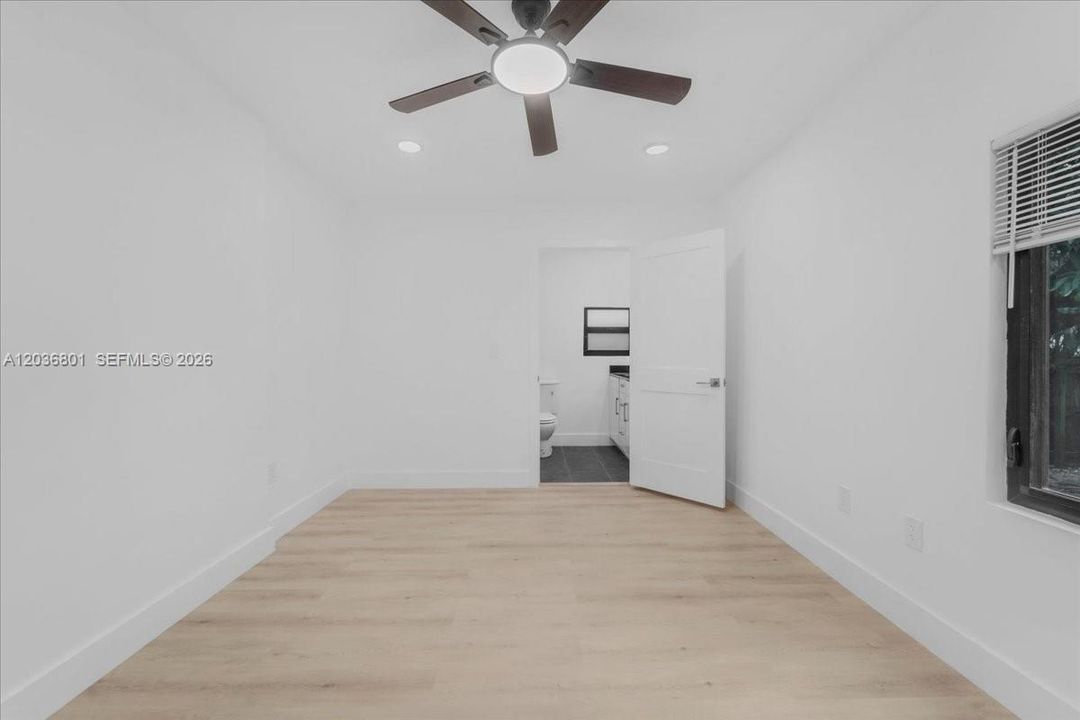 For Rent: $3,500 (3 beds, 2 baths, 831 Square Feet)