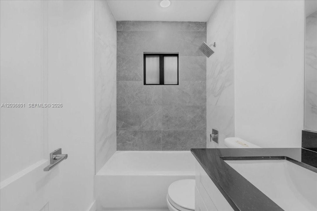 For Rent: $3,500 (3 beds, 2 baths, 831 Square Feet)