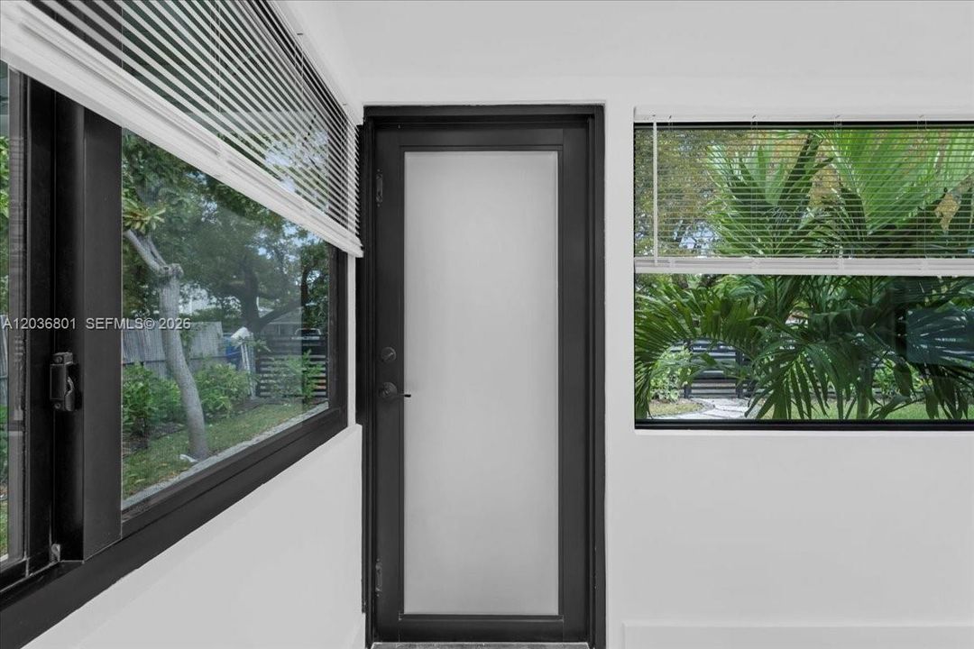 For Rent: $3,500 (3 beds, 2 baths, 831 Square Feet)