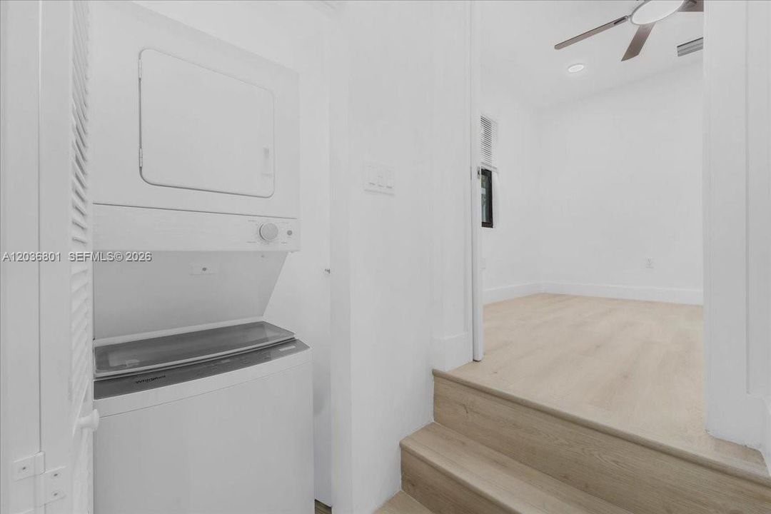 For Rent: $3,500 (3 beds, 2 baths, 831 Square Feet)