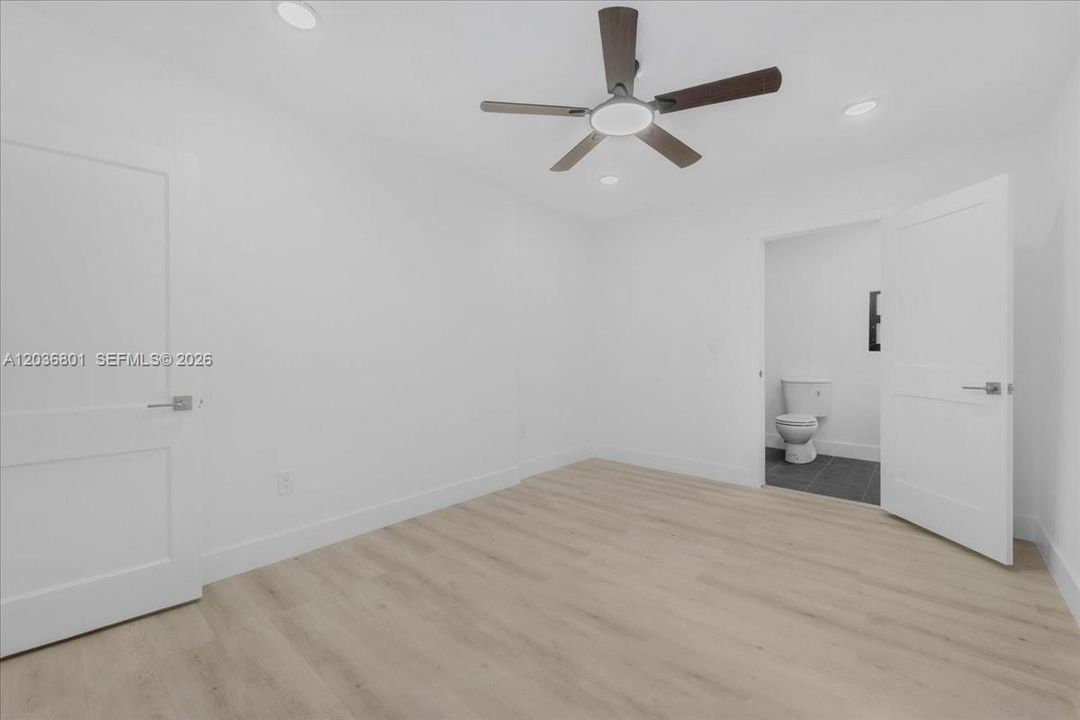 For Rent: $3,500 (3 beds, 2 baths, 831 Square Feet)