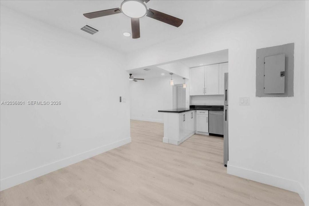 For Rent: $3,500 (3 beds, 2 baths, 831 Square Feet)
