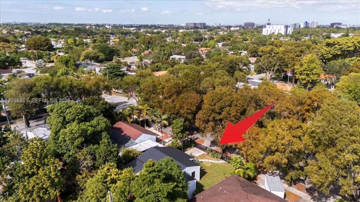 For Rent: $3,500 (3 beds, 2 baths, 831 Square Feet)
