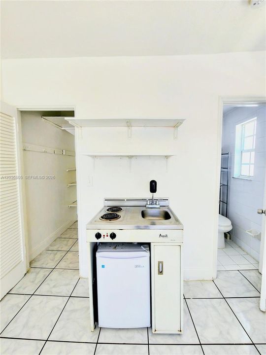 En Renta: $1,195 (0 camas, 1 baños, 3520 Pies cuadrados)