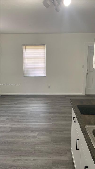 En Renta: $1,299 (0 camas, 1 baños, 0 Pies cuadrados)