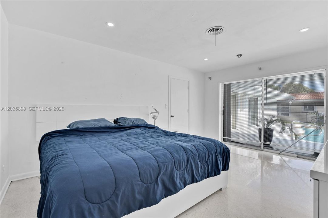 For Rent: $6,500 (5 beds, 3 baths, 2223 Square Feet)