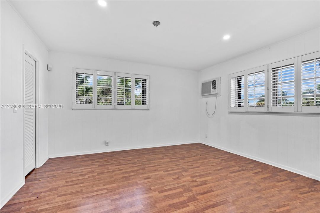 For Rent: $6,500 (5 beds, 3 baths, 2223 Square Feet)