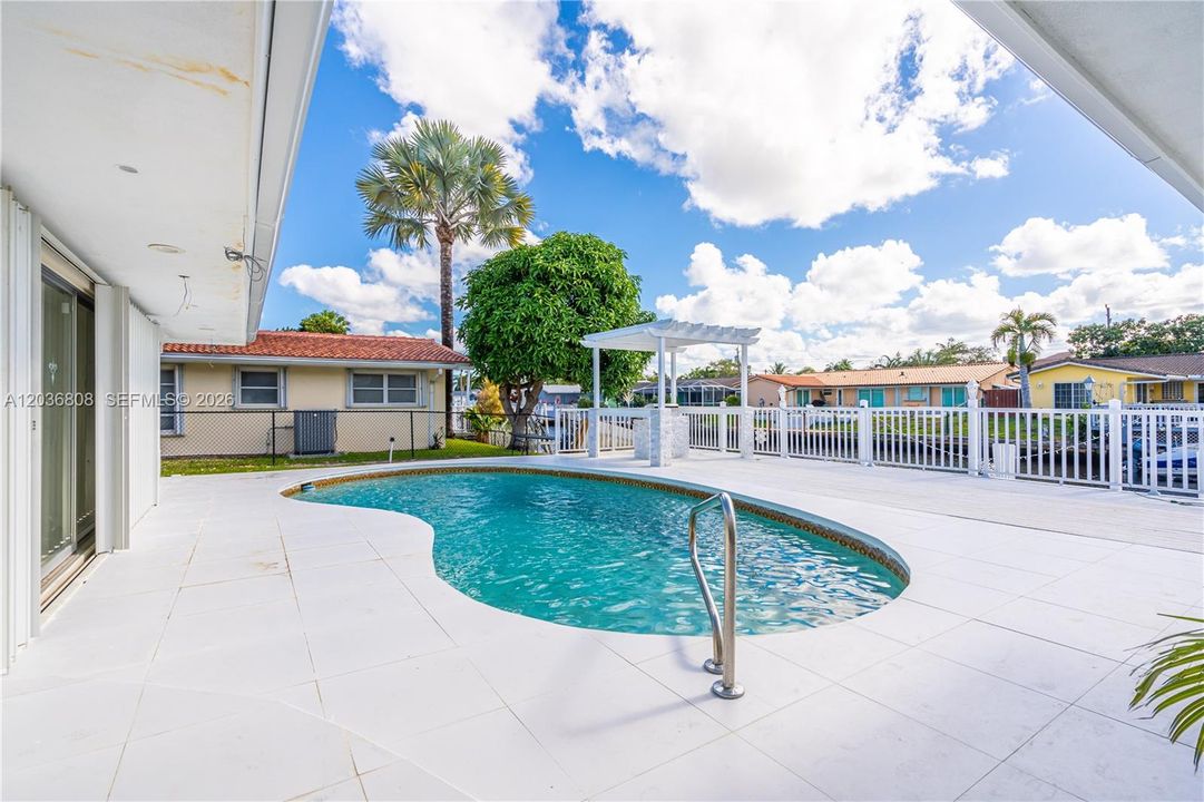 For Rent: $6,500 (5 beds, 3 baths, 2223 Square Feet)