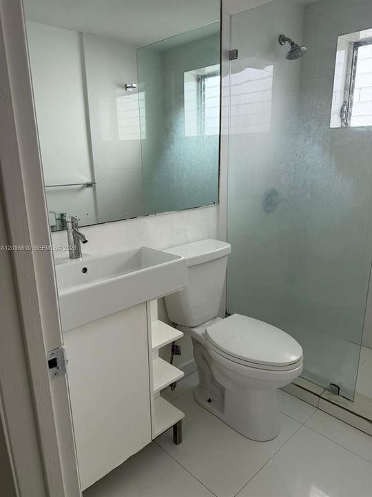 For Rent: $1,450 (0 beds, 1 baths, 431 Square Feet)