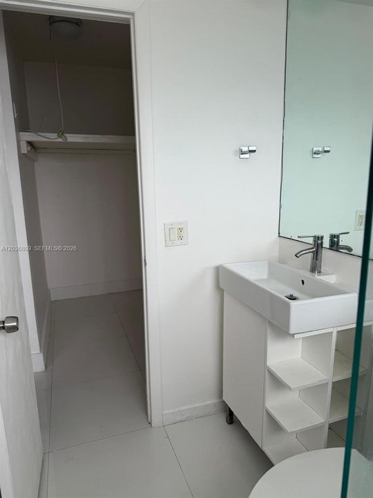 For Rent: $1,450 (0 beds, 1 baths, 431 Square Feet)
