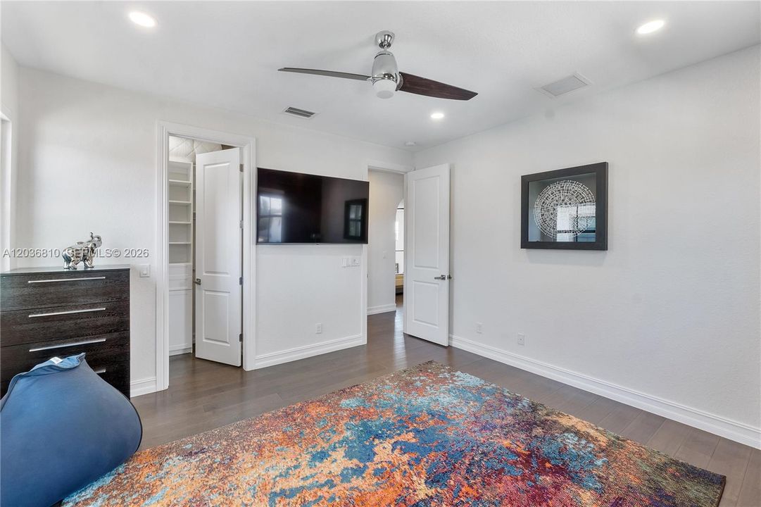 For Sale: $1,825,000 (5 beds, 4 baths, 4050 Square Feet)