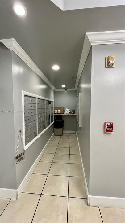 For Sale: $265,000 (2 beds, 2 baths, 865 Square Feet)