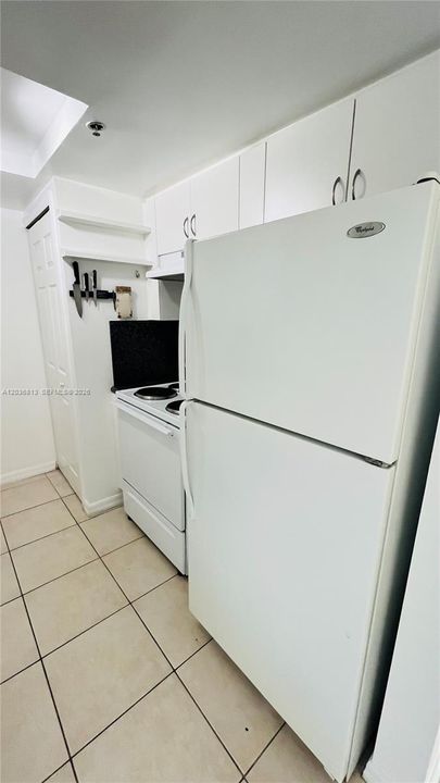 For Sale: $265,000 (2 beds, 2 baths, 865 Square Feet)