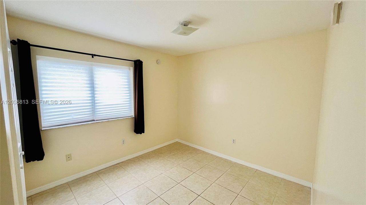For Sale: $265,000 (2 beds, 2 baths, 865 Square Feet)