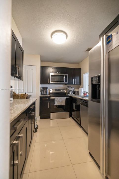 For Rent: $2,850 (3 beds, 2 baths, 1755 Square Feet)