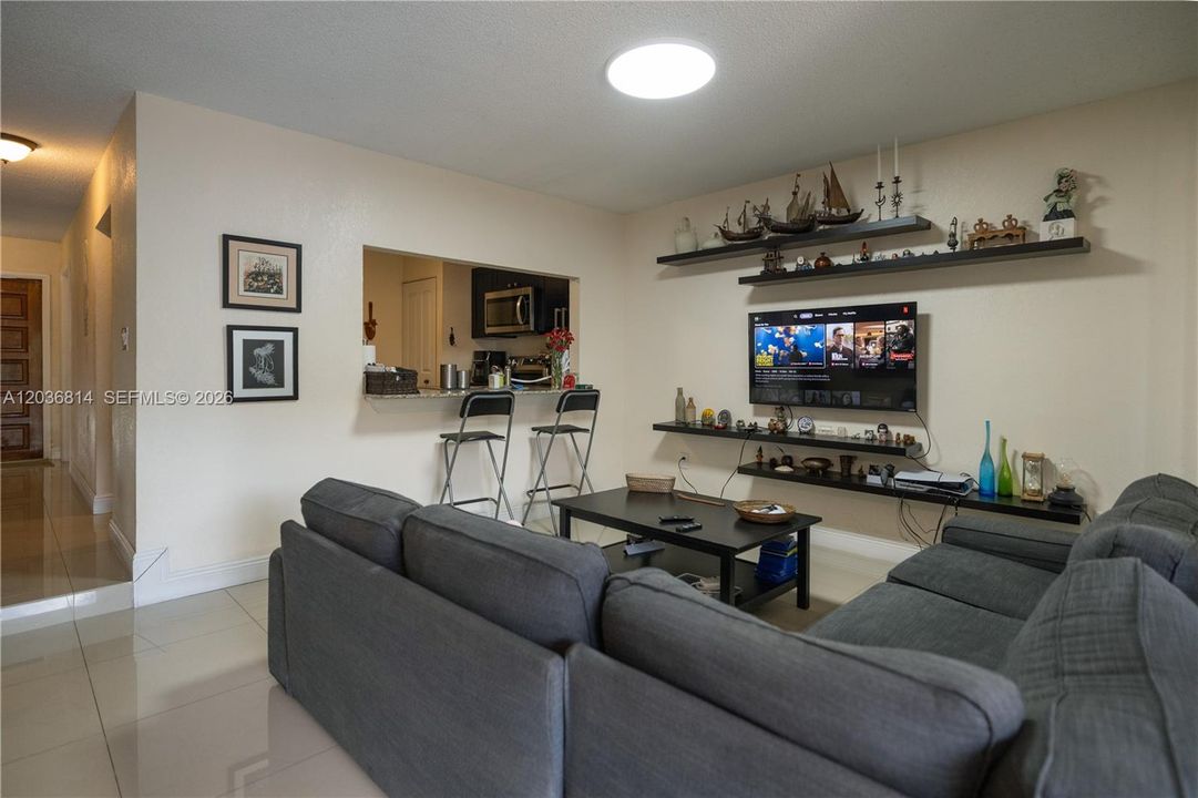 For Rent: $2,850 (3 beds, 2 baths, 1755 Square Feet)